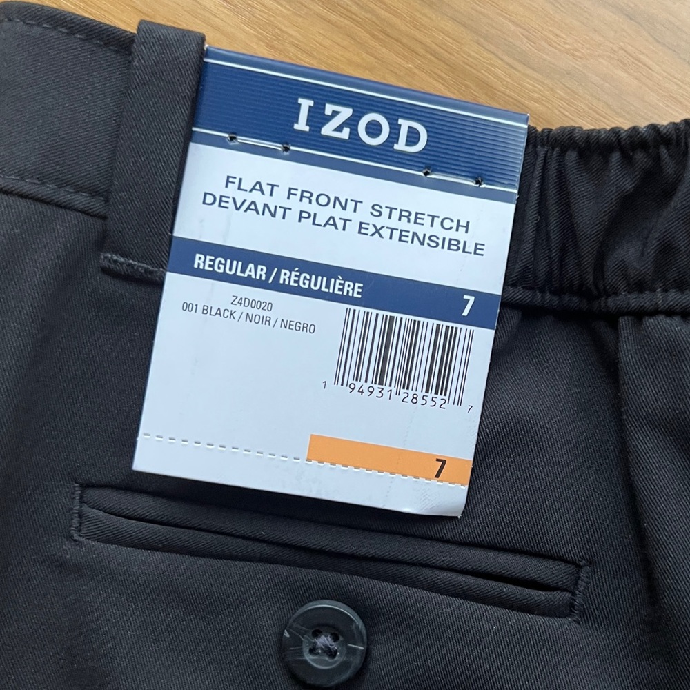 IZOD Flat Front Stretch Devant Plat Extensible Black Pants. NWT!